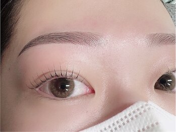 リト 茅ヶ崎((Lito)の写真/【垢抜け美人に変身】上品まつげパーマ×似合わせアイブロウで、どこから見ても圧倒的に可愛い目元へ♪