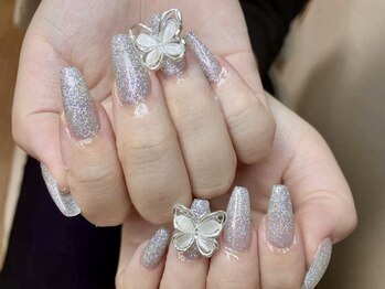 蝶々ネイル