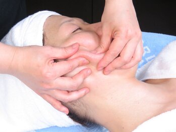 りりあすの写真/目立つほうれい線、輪郭の崩れ、まぶたのたるみ！感じ始めた年齢サインに早めの対策を☆