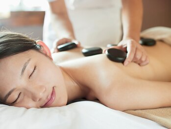 ラウレアスパ ソラリア西鉄ホテル店の写真/寒い時期にぴったり★ラウレアスパオリジナルスリミング＆タラソセラピー＋ホットストーン