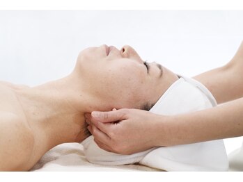 プライマルビューティ 艶 本店(Primal Beauty)/痛いけど気持ちいい小顔コルギ♪