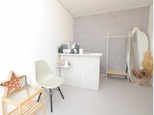 フルール(fleur)の雰囲気(白を貴重とした待合室でお迎え致します♪)