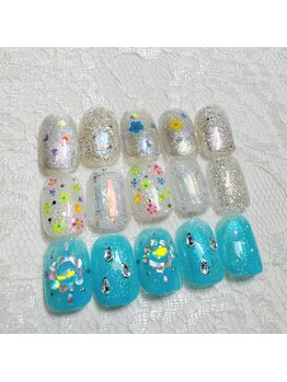 小花デザイン　水色とオーロラ