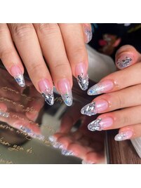 キラキラ輝くジェルネイル