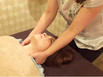 サリナ(SARINA)/首のリンパを流して小顔に☆