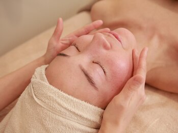 サピュイエ(S'appuyer)/【小顔コルギ】