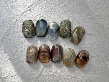 イヴィネイル(evie nail)の写真/いつでもトレンドを捉えたnailをご提案☆つい自慢したくなる指先に！季節に合った豊富なアートが光る☆