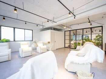 ユヅメ 日本橋店(YUZUME)の写真/【人形町/水天宮前から徒歩3分】ネイル・アイの同時施術可◎電話予約でのみ受付(ネット予約不可)