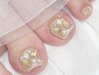 nail studio RADIANT【ラディアント】の写真/【駐車場完備★9時から営業】リクライニングソファでゆったり過ごして、足先まで可愛く。韓国デザインも.*