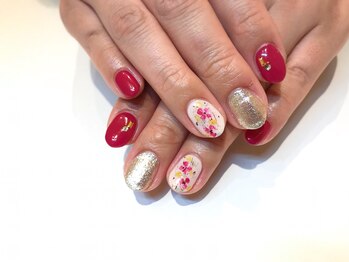 ネイルズ ララ(nails Lala)/ニュアンスフラワーネイル。