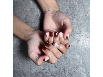 サロンドティス 学芸大学(salon de tis)/秋ネイル