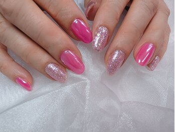 ネオン＆キラキラピンクネイル♪