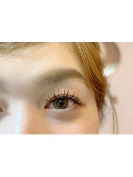 ナチュラル上品な目元にしたい