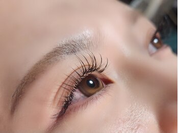 サロン ソレイユ(salon soleil)の写真/【自まつげケア×高持続】細い・弱いお悩みも解決◎健康的な目元へ導く本格施術で理想の華やかさをキープ♪