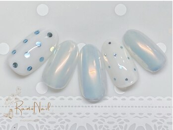 ラムネイル 元町(RamuNail)/ホログラムの水玉ネイル