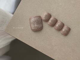 グレージュ×シルバー