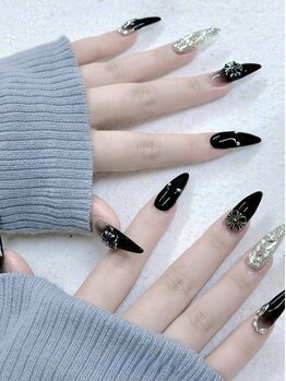 ネイルズ イロハ 大塚店(NAILS 168)の写真/短い爪も美フォルムで理想の長さに。チップ長さ出しでコンプレックス解消◎お気軽に相談ください☆