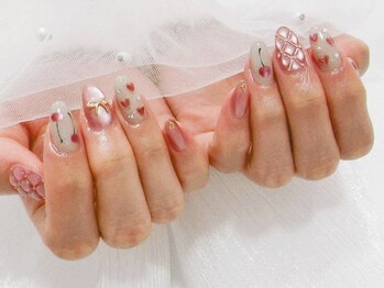 ヴィーナ フジグラン東広島店(Vina)の写真/旬デザインを先取り♪華やかに指先を演出するVinaの上質ネイル。普段使いはもちろん、イベントでも◎