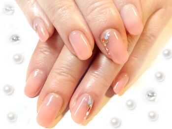 【ヌードカラー上品ネイル】
