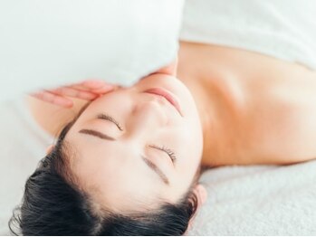 グレース 新宿店(Grace)の写真/毛穴汚れをごっそり除去して綺麗な素肌へ【毛穴徹底洗浄+超音波導入+小顔】お顔全体がトーンアップ◎