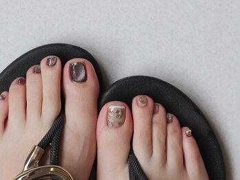 ウィップ(the wip)の写真/"いつもと一味違う"フットネイルに！【オフケア込◆フット プラチナ定額¥6050/アートフリー90分¥7700】