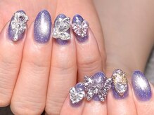 モルフォ 千駄ヶ谷(Morpho)/キラキラパーツの華やかネイル