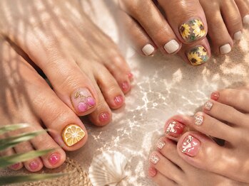 ブルーデイジー 栄本店(Blue daisy)の写真/ハンド&フット同時施術OK◎忙しい毎日でも時短でキレイに。完全個室で、ゆったり贅沢なネイル時間を♪