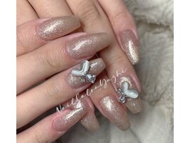 蝶々パーツネイル