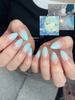 ウズ(UZU)/グラデーションネイル