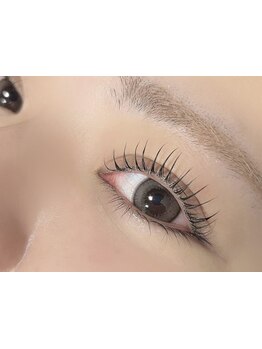 ナチュラル上品な目元にしたい