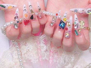セリーヌ(Celine)の写真/【パーツ付け放題メニューあり♪】ご新規様初回オフ無料！丁寧ケア×理想のデザインで可愛い指先を◎