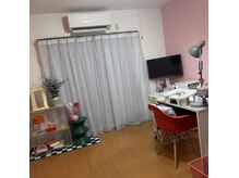 yeni nail《カラフル/個性派》下北沢の雰囲気(店内の様子)