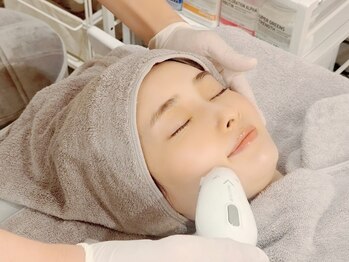 シャンス(Chance)の写真/頬やエラをスッキリさせ、たるみ・むくみも徹底ケア！気になる口横ぽにょ、二重あごにも◎理想の小顔へ♪