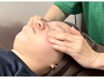 リラクゼーションルーム ゲンキスイッチの写真/《眼の不調にフォーカスしたメニュー！》眼の反射区への刺激で眼精疲労解消！自律神経の乱れにも◎