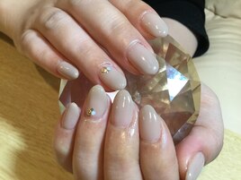 スモーキーベージュ