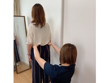 肌トラブルは骨盤の歪みからの可能性も△姿勢診断も行います◎