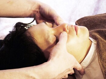 キーレイ 大阪梅田店の写真/低い鼻が高くなる凄技の鼻矯正★むくみ解消!肌のハリ艶もUPする小顔矯正♪1回で結果が出るから試す価値◎