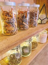 グロッシー(glossy)/9種類のハーブ