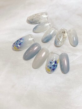 ネイルサロン イズ(NAIL SALON iS)の写真/2週間の無料保証！サンプル豊富なので好みのデザインにきっと出会える♪お仕事帰りにも嬉しい21時まで！