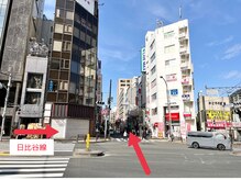 インディバ ベース(INDIBA BASE)/駒沢通りを渡ります
