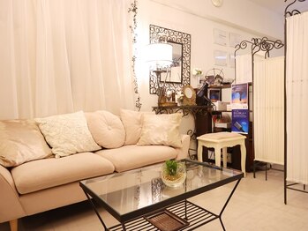 プルソワン 江坂/《サロン雰囲気》癒し空間