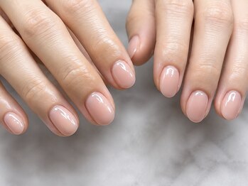 リネイル(Re nail)の写真/完全個室プライベートサロン★様々なシーンでも馴染む指先に！ワンカラーにちょっとのアクセントを★