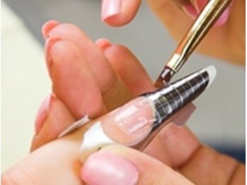 ジェルでの長さ出しも人気！！