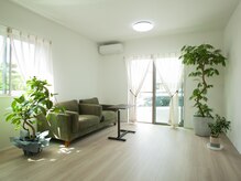 ココネイル 板山店(coco nail)/明るい店内・植物に癒されます。