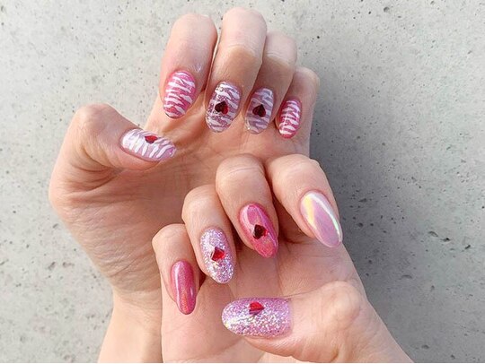 2025年春トレンド】ピンク ボーダーのネイルデザイン集｜人気順｜9  