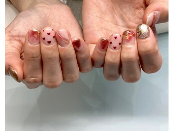 シー(SHE)/バレンタインネイル