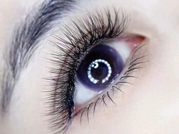 ビーアンドジー(B&G)の写真/【最強ボリュームを、今までにない軽さで】フラットラッシュ/Y字ボリュームラッシュ/３Dボリュームラッシュ