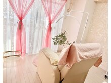 アドミーロの雰囲気(リクライニングソファでゆっくりお時間をお過ごしください^^)