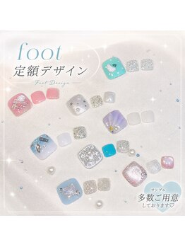 ケソン ネイル スタジオ(qeson nail studio)の写真/足元キラキラ☆初夏に向けてフットネイルで心ときめく指先へ!あなただけの輝きを見つけませんか?♪