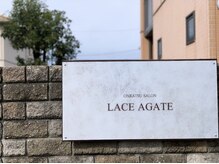 レースアゲート(LACE AGATE)の雰囲気（オレンジ色のアパートです！駐車場は通り沿いに１台分あります）